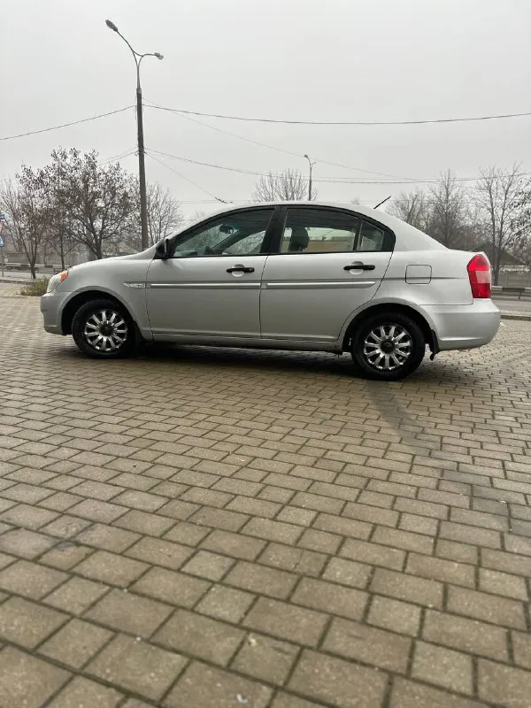 Hyundai accent (verna) год выпуска: 2007 тип кпп: механическая объем двигателя: 1.4 литра тип топлива: бензин пробег: 173 000 км цена:💥 440 000 ₽💥 дополнительная информация: кондиционер парктроники технически в отличном состоянии по кузову без ржавчины 📞 🇷🇺 +79495093428 - фотография - 4