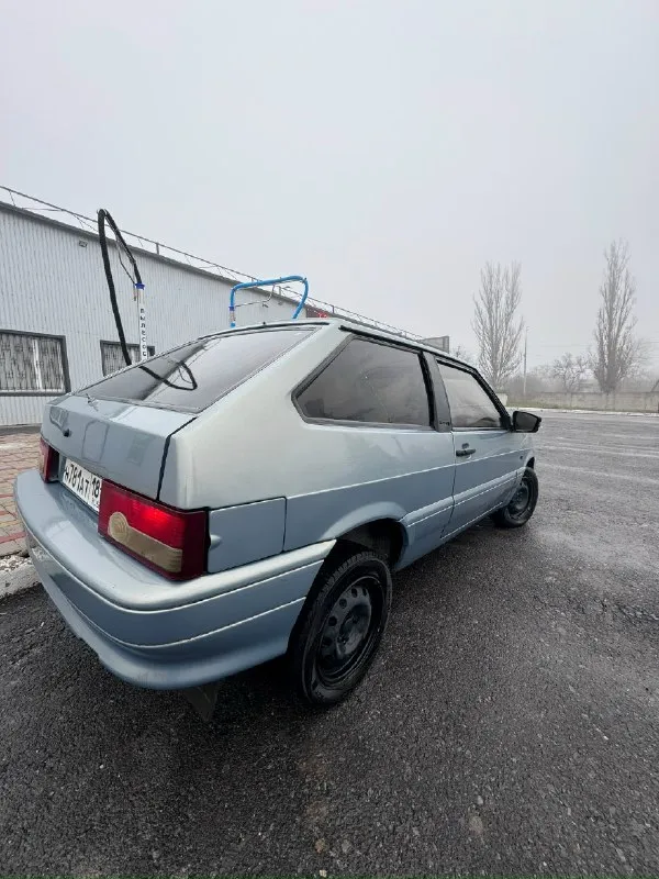 ✅автомобиль: ваз 2113 ✅год: 2005 ✅пробег: 145000 ✅объем: 1.5 ✅цена: 220000 ✅контакты: 89490386929 89832541311 (телеграмм) осмотр макеевка владею третий год мотор 1.5 чувствует себя отлично коробка включается без хруста новое сцепление, привода стоит кородкоходная кулиса переключения передач новая ходовка вкруг (стойки, шаровые, опорные подшипники, ступичные подшипники) задняя подвеска поднята стульчиками примерно на 20мм новый радиатор охлаждения с новым расширительным бочком стоит хорошая музыка электро стеклоподъемники работают новая резина (липучка) r14 обувал сразу на новые штампы печка греет хорошо есть небольшие косяки по кузову годы берут свое, без дыр пороги целые домкратить есть за что) рассмотрю обмен 📞 звоните: +7(949)0386929 - фотография - 2