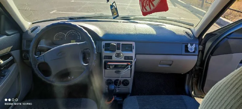 Продам ваз приора 2170 год выпуска 2011 цена 290 000₽ +торг двигатель после полного капитального ремонта, есть все фото и видео если нужно всё покажу, новые поршня, вкладыши, весть комплект грм, новые форсунки оригинальные (bosh), новое сцепление (валео), новый радиатор охлаждения, новый радиатор печки, новые патрубки, машина ещё на обкатке, если рыжики по кузову и внизу дверей, машина не новая, продажа по тех паспорту, машину можно оформить на себя в 2028 году, езжу без проблем, страховка есть, связь с хозяином есть, я не перекуп. по всем вопросам обращаться по телефону +79494234885 может не быть связи, звоните в телеграмм. с ней же отдам родные бампера, и зимнюю резину на титанах 14р, лето стоит 15р 📞 звоните: +7(949)4234885 - фотография - 3