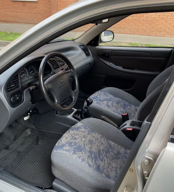 Продам ! ланос - chevrolet 1.5 дв. год 2008 / пробег 157 родного ! есть гур-кондей _ подушка безопасности электро _подемники / сигналка центральный замок, 2 ключа _есть газовое оборудывание евро 4 / лежит в гараже кому нада от дам )! резина зима проктически новая / машина реально уходина геометрия вся родная - любые проверки / в семье 4 года не когда не подводила в любое время года! цена 345 руб ( +79496585210) телеграм на 📞 звоните: +7(949)6585210 - фотография - 6