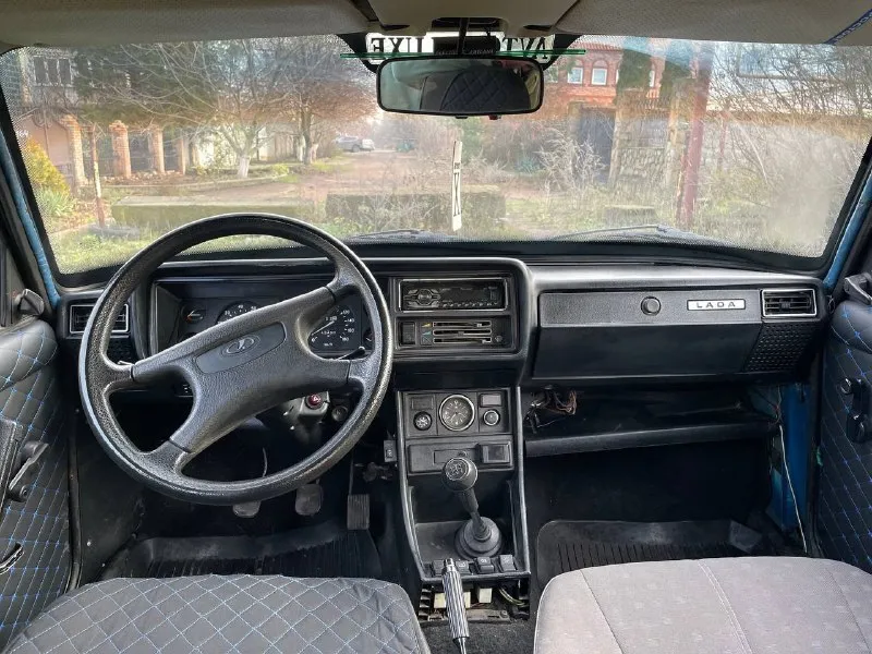 Продам ваз 2107 2005г. в автомобиль в одних руках, с 2013г. 1 хозяин ! до этого только авто салон. цена 💰225.000тыс. руб торг❗ в хорошем состоянии, обслуживалась всегда вовремя и достойно, делалось все для себя. мотор масло не кушает, работаем тихо, ровно. стоит новый бензонасос, новые свечи и масло поменял 1000км назад. техническая часть в идеале, коробка 5-ти ступка не хрустит не выбивает. кузов практически весь заводском окрасе, небыло ни одного дтп, ничего не варилось не снималось полностью обработаны изнутри, пороги/крылья/низа дверей багажник, гнили и ржавчины нет нигде. дно полностью обработано. очень красивый цвет. стекла все заводские включая лобовое. салон чистый опрятный, сиденье не продавлены, работает каждая кнопка и лампочка. по ходовой все супер ни каких скрипов, стуков, состоянии просто огонь. дно в заводском состоянии!!! печка дует. стоит новый аккумулятор на гарантии. в комплекте с машиной отдаю 2-й комплект новой зимней резины на штапах, и небольшую ку 📞 звоните: +7(949)3834231 - фотография - 6