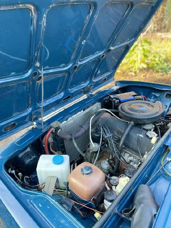 Продам ваз 2107 2005г. в автомобиль в одних руках, с 2013г. 1 хозяин ! до этого только авто салон. цена 💰225.000тыс. руб торг❗ в хорошем состоянии, обслуживалась всегда вовремя и достойно, делалось все для себя. мотор масло не кушает, работаем тихо, ровно. стоит новый бензонасос, новые свечи и масло поменял 1000км назад. техническая часть в идеале, коробка 5-ти ступка не хрустит не выбивает. кузов практически весь заводском окрасе, небыло ни одного дтп, ничего не варилось не снималось полностью обработаны изнутри, пороги/крылья/низа дверей багажник, гнили и ржавчины нет нигде. дно полностью обработано. очень красивый цвет. стекла все заводские включая лобовое. салон чистый опрятный, сиденье не продавлены, работает каждая кнопка и лампочка. по ходовой все супер ни каких скрипов, стуков, состоянии просто огонь. дно в заводском состоянии!!! печка дует. стоит новый аккумулятор на гарантии. в комплекте с машиной отдаю 2-й комплект новой зимней резины на штапах, и небольшую ку 📞 звоните: +7(949)3834231 - фотография - 7