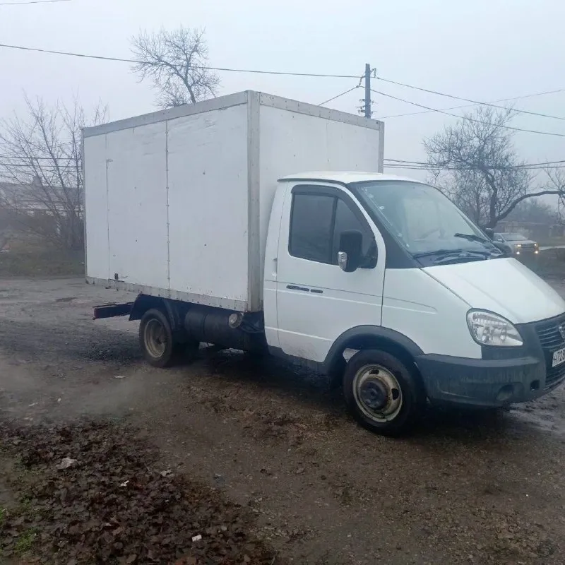 В продаже газель 3302. (бизнес) с гидроусилителем руля! 2013гв. пробег 110 000км. газ/бензин. (вписан в птс) в родной краске. не гнилая. рама целая. не варилась. двигатель 2.9 только после капиталки!!!! по салону чистая и ухоженная! новая резина! новый пластиковый капот! новый аккумулятор! также заменены шкворня! на данный момент не требует никаких вложений. документы в порядке. юридически чистая. автомобиль в донецке (кировский район) цена 920 000р. торг возле автомобиля. +79491452569 вадим 📲 tg: @july_prosmm 📞 звоните: +7(949)1452569 - фотография - 3