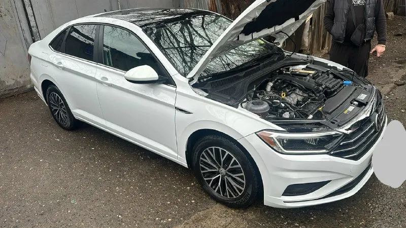 Продам volkswagen jetta sel 2019 года выпуска на надёжном и экономном моторе 1.4т литра. мотор в отличнейшем состоянии, работает превосходно автоматическая коробка asian не dsg переключения передач в идеальном состоянии. передачи переключает мягко и плавно, без пинков и рывков ходовая часть в полнейшем порядке, ничего не гремит и не стучит кузов автомобиля весь ровный и красивый, без рыжиков и сколов. имеет красивый, родной, насыщенный цвет комплектация sel: подогревы сидений, электро-стеклоподъёмники, панорамная крыша, 2-х зонный климат-контроль, круиз-контроль с адаптацией, удержание полосы, 4 видов режимов езды, датчики света и дождя, камера заднего вида и парктроники, слепые зоны, премиальная аудиосистема beatsaudio, carplay, настраиваемая подсветка салона и много других функций автомобиль полностью обслуженный и ухоженный, без вложений. в жизни выглядит ещё лучше, чем на фото юридически полностью чистый, любой вид переоформления цена: 2🍋₽, возможен торг реальному по 📞 звоните: +7(949)4089262 - фотография - 4
