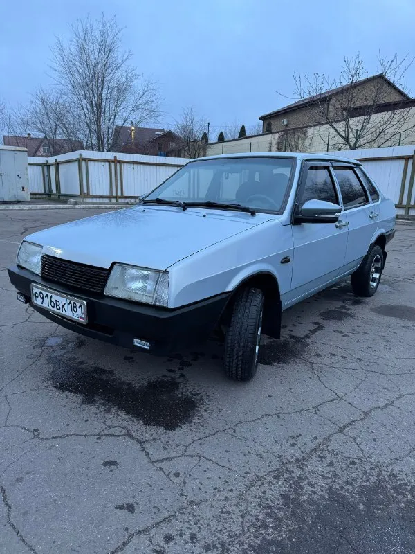Ваз 21099-инжектор,2005г газ-бензин, пропан-вписан цена 350 тыс. руб. торг двигатель не дымит, не троит, тянет очень хорошо. коробка отлично, не хрустит, не выбивает. дно целое, без дыр и гнили. ходовка хорошая,2 комплекта резины. по электрике все исправно музыка, центральный замок, вся в шумке. машина обслужена, каждый день на ходу ! запускается с пол оборота. просто сел и поехал. чистый, аккуратный салон. печка работает. стоят стеклоподъемники. документы чистые, полное переоформление! машина местная 181 +79592225975 📞 звоните: +7(959)2225975 - фотография - 3