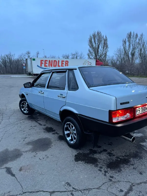 Ваз 21099-инжектор,2005г газ-бензин, пропан-вписан цена 350 тыс. руб. торг двигатель не дымит, не троит, тянет очень хорошо. коробка отлично, не хрустит, не выбивает. дно целое, без дыр и гнили. ходовка хорошая,2 комплекта резины. по электрике все исправно музыка, центральный замок, вся в шумке. машина обслужена, каждый день на ходу ! запускается с пол оборота. просто сел и поехал. чистый, аккуратный салон. печка работает. стоят стеклоподъемники. документы чистые, полное переоформление! машина местная 181 +79592225975 📞 звоните: +7(959)2225975 - фотография - 6