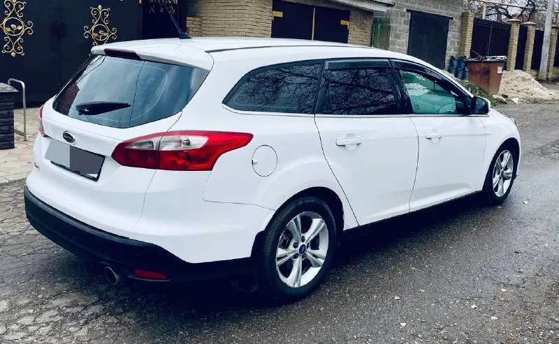 Продам автомобиль ford focus 3 (рестайлинг) 2012год 2.0 бенз. автомобиль в отличном состоянии(сел и поехал). работает отлично масло не есть, не дымит, не троит. коробка работает ровно без тычков и пинков. побег 215.ооокм. кузов в отличном состоянии без рыжиков и ржавчин. по ходовой нареканий нет. автомобиль полностью обслужен. цена:65о. ооо₽ торг уместен. проверка на любом вашем сто. возможен обмен. 📞+7 949 531-23-51📞 📞 звоните: +7(949)5312351 - фотография - 4