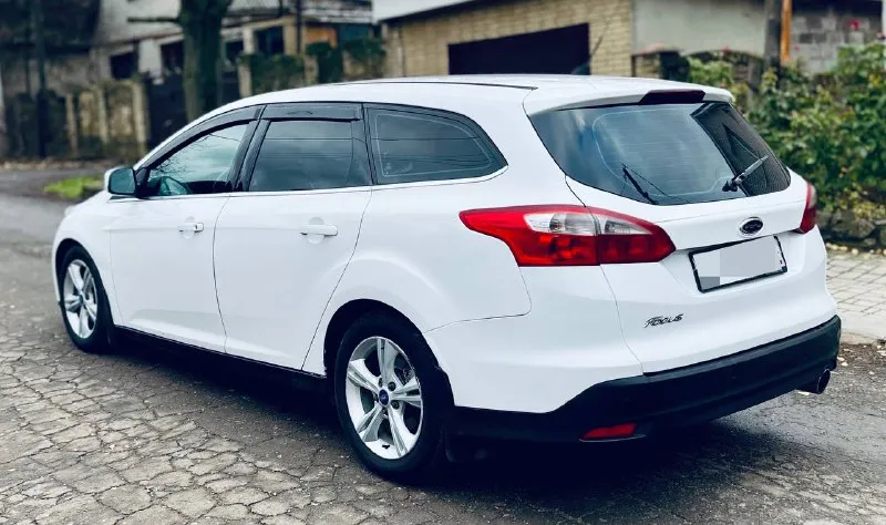 Продам автомобиль ford focus 3 (рестайлинг) 2012год 2.0 бенз. автомобиль в отличном состоянии(сел и поехал). работает отлично масло не есть, не дымит, не троит. коробка работает ровно без тычков и пинков. побег 215.ооокм. кузов в отличном состоянии без рыжиков и ржавчин. по ходовой нареканий нет. автомобиль полностью обслужен. цена:65о. ооо₽ торг уместен. проверка на любом вашем сто. возможен обмен. 📞+7 949 531-23-51📞 📞 звоните: +7(949)5312351 - фотография - 6