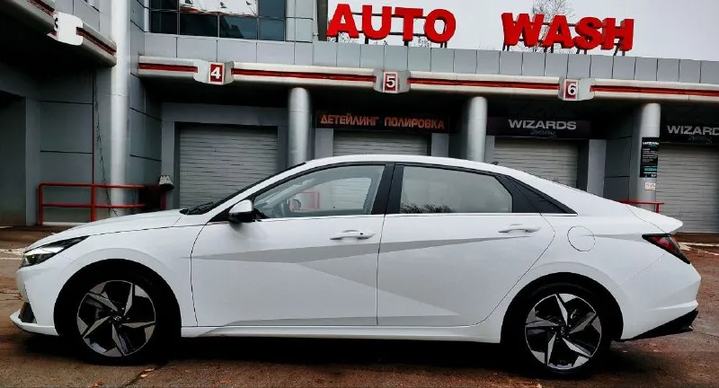 Hyundai elantra год выпуска - 2021 мотор - 1.5 бензин пробег - 75 тыс. км цена - 1 650 000 по птс я первый владелец автомобиль не битый, ни один болт не крутился. безопасность целая, стёкла родные. любые проверки на любом выбранном вами сто за ваш счёт. машина без юридических проблем, без запретов регистрационных действий, без арестов, штрафов, документы чистые. присутствую в мрэо при переоформлении. осмотр донецк только продажа. обмен не интересует. все вопросы по телефону +79493828233, телеграмм на этом же номере - фотография - 2