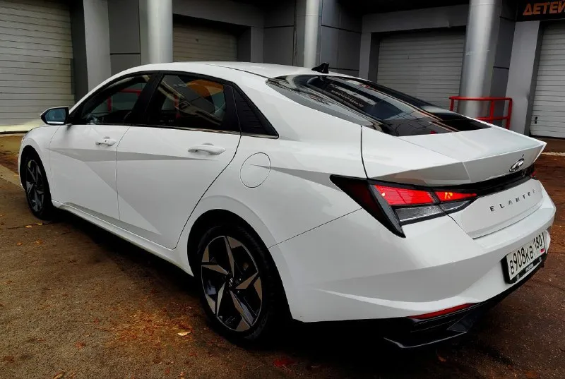 Hyundai elantra год выпуска - 2021 мотор - 1.5 бензин пробег - 75 тыс. км цена - 1 650 000 по птс я первый владелец автомобиль не битый, ни один болт не крутился. безопасность целая, стёкла родные. любые проверки на любом выбранном вами сто за ваш счёт. машина без юридических проблем, без запретов регистрационных действий, без арестов, штрафов, документы чистые. присутствую в мрэо при переоформлении. осмотр донецк только продажа. обмен не интересует. все вопросы по телефону +79493828233, телеграмм на этом же номере - фотография - 4