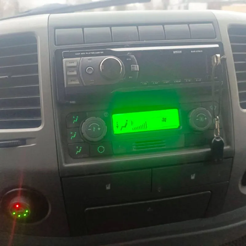 В продаже газель 3302. (бизнес) с гидроусилителем руля! 2013гв. пробег 110 000км. газ/бензин. (вписан в птс) в родной краске. не гнилая. рама целая. не варилась. двигатель 2.9 только после капиталки!!!! по салону чистая и ухоженная! новая резина! новый пластиковый капот! новый аккумулятор! также заменены шкворня! на данный момент не требует никаких вложений. документы в порядке. юридически чистая. автомобиль в донецке (кировский район) цена 920 000р. торг возле автомобиля. +79491452569 вадим. - фотография - 9