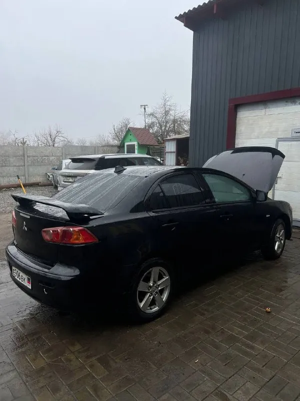 Приветствую🙂 mitsubishi lancer 10 2 литра вариатор мотор пол года назад был сделал полностью масло не ест вариатор был обслужен в том месяце машина после полного окраса на машине каждый день. машина исправна, на полном ходу 2 комплекта резины kumho авто свет и дворники подрулевые лепестки круиз подогрев сидений подогрев зеркал машиной владею уже 3 года, второй хозяин еще стоит на днр учете, полное переоформление цена 790к, +торг у капота, на минимальные косяки звонить в любое время, по телефону +79494806705 - фотография - 3