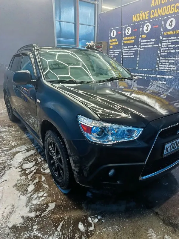Mitsubishi asx🔴 японский кроссовер 2⃣0⃣1⃣3⃣с механической коробкой передач, передний привод, двигатель 1,6 л. , 116 л/с. оригинальный пробег 203455 ✅ комплектация: стеклоподъемники передние и задние, электро-регулировка зеркал, обогрев сидений, литые легкосплавные диски на зимней шиповоной резине. надежный и экономичный автомобиль для повседневной езды. расход от 6 л100 км круиз контроль, секретка для угона авто, мультимедийный экран, хорошая мультимедийная акустика. состояние на 4+ ходовая в круг новая, двигатель без нареканий, коробка без проблем. по кузову нужно приложить руки, машина после арт-обстрела, важные части кузова были заменены, нужно покрасить. по электрике все работает, кроме ремней безопасности, их нужно разблокировать, и заменить одну подушку безопасности, последствия обстрела. все косяки покажем, расскажем, ничего не скрываем. на просмотры в соседние города не катаюсь. продажа в городе донецк. цена:950 000 + торг так же возможен обмен в обе стороны. телефон для связи: +79494835279 - фотография - 2