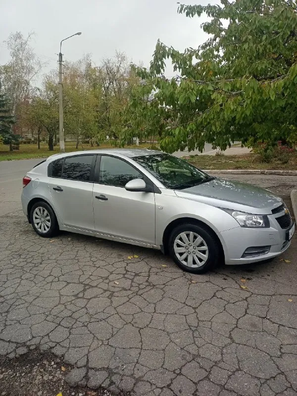 Продам шевроле круз 2012 года выпуска мотор 1.6, кпп механика (самая надёжная связка) пробег 202 тыс... - фотография