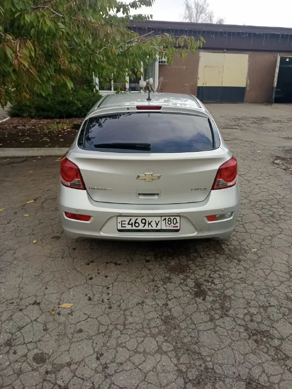 Продам шевроле круз 2012 года выпуска мотор 1.6, кпп механика (самая надёжная связка) пробег 202 тыс. км кузов в отличном состоянии (гнили, рыжья нет) салон ухоженный, работает каждая кнопочка авто в состоянии сел и поехал цена: 730 тыс. торг строго у капота машина находится в харцызске тел: +79496008781 - фотография - 3