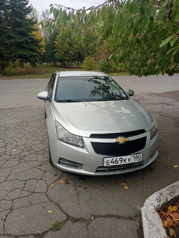 Продам шевроле круз 2012 года выпуска мотор 1.6, кпп механика (самая надёжная связка) пробег 202 тыс. км кузов в отличном состоянии (гнили, рыжья нет) салон ухоженный, работает каждая кнопочка авто в состоянии сел и поехал цена: 730 тыс. торг строго у капота машина находится в харцызске тел: +79496008781 - фотография - 5