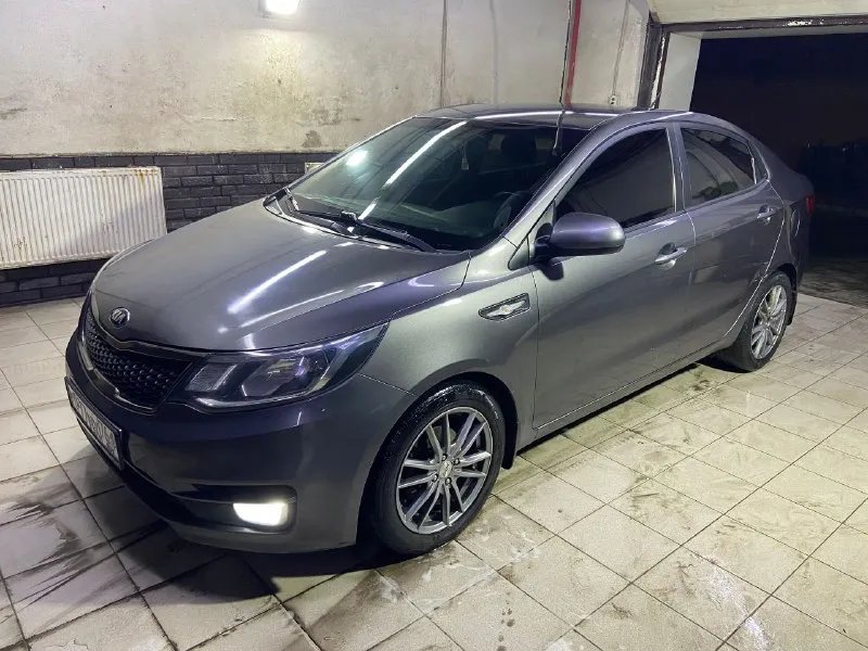 💥продам kia rio iii рестайлинг, 2016 (собственник)💥 1.4 at, 107 л. с., пробег - 141.741 км. 🛠 по кузову имеются два недостатка: 1. левое заднее крыло (на фото указал) – 09.05.2025 припарковался во дворе, на след утро увидел что притерли, времени исправить не нашел. 2. правый порог – замят от предыдущей хозяйки авто, времени исправить также не нашел; 🛠 без дтп. осмотр авто в любое время в днр, г. донецк 🎁 900.000 ₽ 📞 +79497308268 - фотография - 2