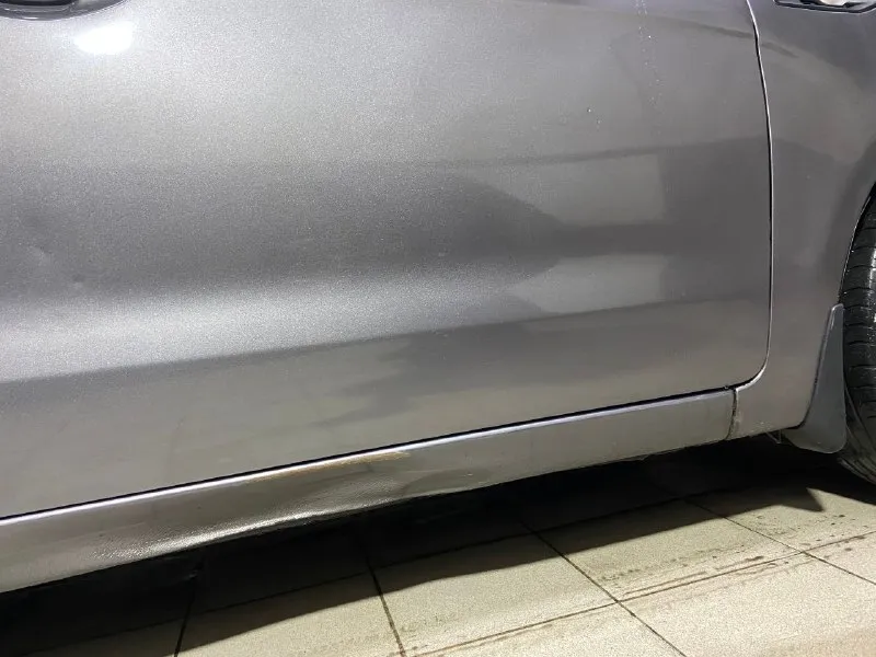 💥продам kia rio iii рестайлинг, 2016 (собственник)💥 1.4 at, 107 л. с., пробег - 141.741 км. 🛠 по кузову имеются два недостатка: 1. левое заднее крыло (на фото указал) – 09.05.2025 припарковался во дворе, на след утро увидел что притерли, времени исправить не нашел. 2. правый порог – замят от предыдущей хозяйки авто, времени исправить также не нашел; 🛠 без дтп. осмотр авто в любое время в днр, г. донецк 🎁 900.000 ₽ 📞 +79497308268 - фотография - 7