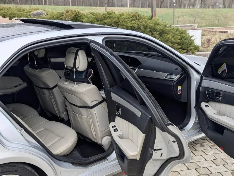 В продаже mercedes benz e-class w212 двигатель 3.5 работает идеально, все расходники заменены ничего делать не нужно! коробка автомат работает идеально без пинков и рывков, ходовая отрабатывает так как и должна! автомобиль имеет красивый внешний вид, без внимания не остаётся, достойная комплектация: датчики света и дождя, электро регулировки всех сидений, панорама, качественная музыка и тд. юридически абсолютно чистый автомобиль, рассмотрю ваши предложения на обмен также возможна продажа в кредит осмотр донецк цена: 1.380.000₽, торг быстрому покупателю! ☎️ +7 (949) 453-80-40 📞 звоните: +7(949)4538040 - фотография - 10