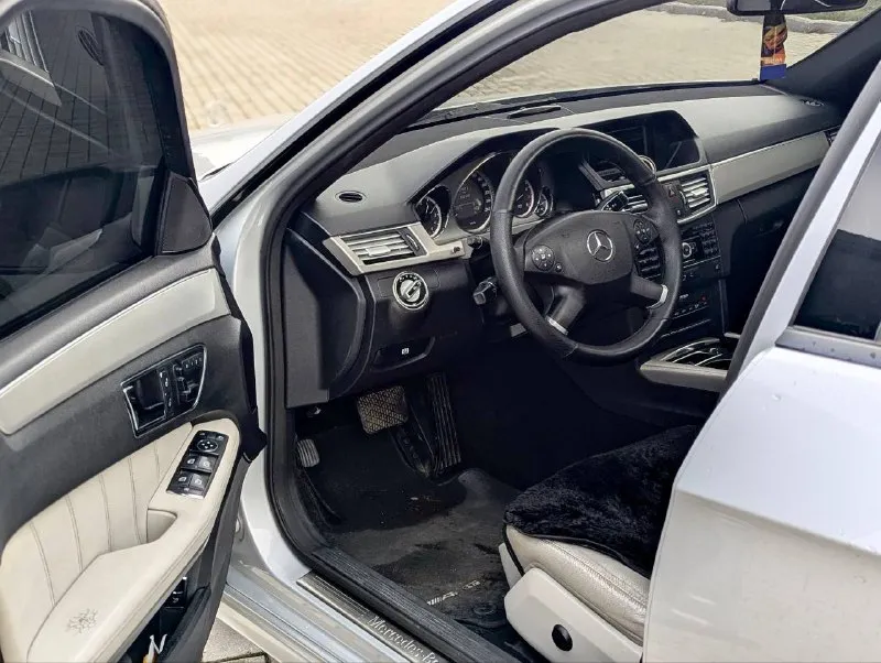В продаже mercedes benz e-class w212 двигатель 3.5 работает идеально, все расходники заменены ничего делать не нужно! коробка автомат работает идеально без пинков и рывков, ходовая отрабатывает так как и должна! автомобиль имеет красивый внешний вид, без внимания не остаётся, достойная комплектация: датчики света и дождя, электро регулировки всех сидений, панорама, качественная музыка и тд. юридически абсолютно чистый автомобиль, рассмотрю ваши предложения на обмен также возможна продажа в кредит осмотр донецк цена: 1.380.000₽, торг быстрому покупателю! ☎️ +7 (949) 453-80-40 📞 звоните: +7(949)4538040 - фотография - 7