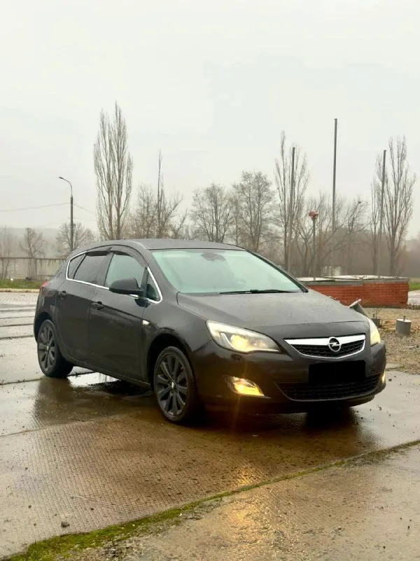 Продам opel астра j 2011 год 1.6 турбо (180) сил в хорошем состоянии! масло не ест. коробка автомат 6ст. максимальная комплектация автозапуск. датчик дождя датчик света. .. подогревы руля сидений зеркал климат круиз. цена 710 000 торг, обмен, машина без гнили и рыжиков вообще. г. донецк, киевский район, тел+79493152333 📞 звоните: +7(949)3152333 - фотография - 3