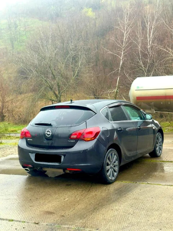 Продам opel астра j 2011 год 1.6 турбо (180) сил в хорошем состоянии! масло не ест. коробка автомат 6ст. максимальная комплектация автозапуск. датчик дождя датчик света. .. подогревы руля сидений зеркал климат круиз. цена 710 000 торг, обмен, машина без гнили и рыжиков вообще. г. донецк, киевский район, тел+79493152333 📞 звоните: +7(949)3152333 - фотография - 6