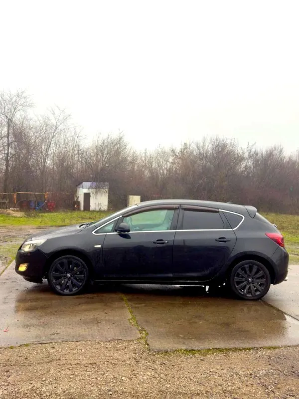 Продам opel астра j 2011 год 1.6 турбо (180) сил в хорошем состоянии! масло не ест. коробка автомат 6ст. максимальная комплектация автозапуск. датчик дождя датчик света. .. подогревы руля сидений зеркал климат круиз. цена 710 000 торг, обмен, машина без гнили и рыжиков вообще. г. донецк, киевский район, тел+79493152333 📞 звоните: +7(949)3152333 - фотография - 7