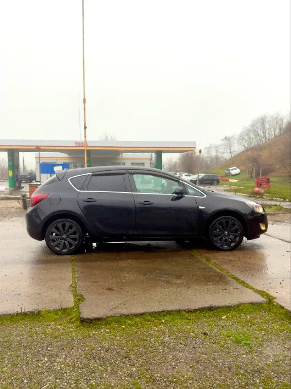 Продам opel астра j 2011 год 1.6 турбо (180) сил в хорошем состоянии! масло не ест. коробка автомат 6ст. максимальная комплектация автозапуск. датчик дождя датчик света. .. подогревы руля сидений зеркал климат круиз. цена 710 000 торг, обмен, машина без гнили и рыжиков вообще. г. донецк, киевский район, тел+79493152333 📞 звоните: +7(949)3152333 - фотография - 8