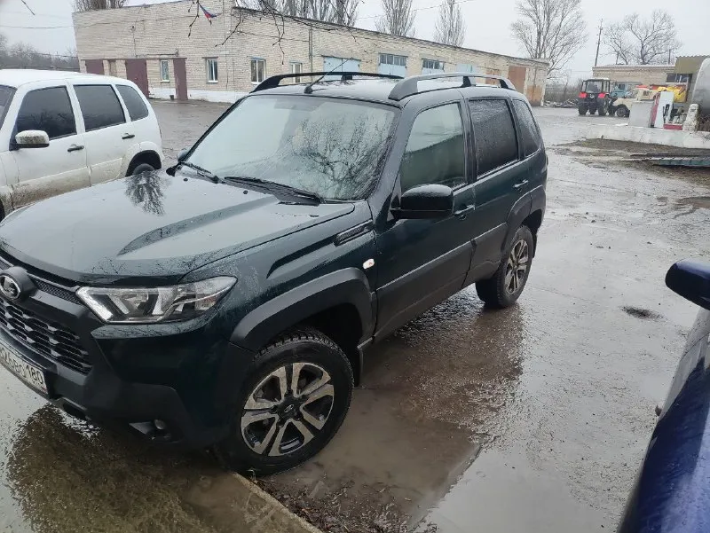 Днр цена - 1.050.000₽ телефон +7949-346-97-08 марка - нива тревел год выпуска - 2023 привод - полный пробег - 64000 км # - работает идеально без задиров! без каких либо звуков и шумов, как на холодную так и на горячую! коробка - работает идеально! автомобиль полностью обслужен! комплектации богатая - заводской большой монитор с навигацией и bluetooth. подогрев передних сидений. кожаный салон. круиз контроль. заводские диски r 16. электро-подогрев лобового стекла. подогрев зеркал. камера заднего вида. музыка. регулировка водительского сидения по высоте и поясничного отдела. кондиционер. авс. 2 комплекта резины. звоните в любое время, если не доступен звоните еще раз связь плохая! 📞 +7(949)346-97-08 📲 tg: сергей 📞 +7(949)3469708 📲 tg: сергей 📞 звоните: +7(949)3469708 - фотография - 3