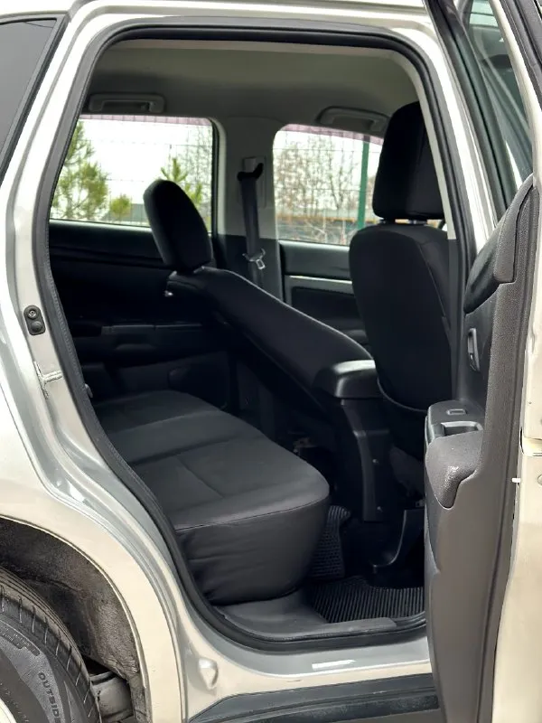 Продам mitsubishi asx рестайлинг, 2014 года выпуска, объём двигателя 1.6 117 л. с, 155.000 пробега, коробка механика(самая надёжная связка в линейке), авто в родном окрасе, без дтп!, 1 хозяин за всё время эксплуатации, автотека ✅. автомобиль в идеальном состоянии как внешне так и техническом состоянии, без вложений от слова совсем!, по кузову рыжиков, и вздутий нет, мотор коробка 5+, машина полностью обслужена от а до я, ходовая часть, масла, фильтра, недавно были обслужены, салон в превосходном виде, работает по авто абсолютно все работает. комплектация: бортовой компьютер, подогрев сидений, кондиционер, электро зеркала, мультимедиа с хорошим звуком, 4 эл-стекподъемника, обогрев заднего стекла, обогрев зеркал, складывание зеркал, складывание сидений, комфортный багажник, имеется абсолютно все для комфортного вождения. очень надёжный японский красовер, комфортабельный и вместительный, по документам чистый, любой вид оформления. по запросу скину видео обзор. цена 1.130.000р +7949564-47-36 +7949-620-99-74 - фотография - 7