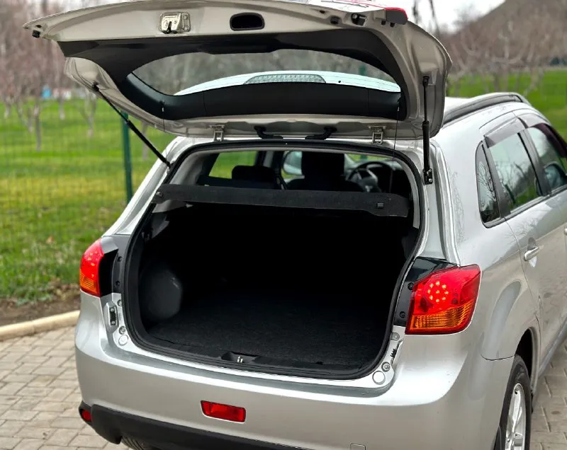 Продам mitsubishi asx рестайлинг, 2014 года выпуска, объём двигателя 1.6 117 л. с, 155.000 пробега, коробка механика(самая надёжная связка в линейке), авто в родном окрасе, без дтп!, 1 хозяин за всё время эксплуатации, автотека ✅. автомобиль в идеальном состоянии как внешне так и техническом состоянии, без вложений от слова совсем!, по кузову рыжиков, и вздутий нет, мотор коробка 5+, машина полностью обслужена от а до я, ходовая часть, масла, фильтра, недавно были обслужены, салон в превосходном виде, работает по авто абсолютно все работает. комплектация: бортовой компьютер, подогрев сидений, кондиционер, электро зеркала, мультимедиа с хорошим звуком, 4 эл-стекподъемника, обогрев заднего стекла, обогрев зеркал, складывание зеркал, складывание сидений, комфортный багажник, имеется абсолютно все для комфортного вождения. очень надёжный японский красовер, комфортабельный и вместительный, по документам чистый, любой вид оформления. по запросу скину видео обзор. цена 1.130.000р +7949564-47-36 +7949-620-99-74 - фотография - 8