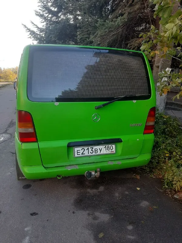 Продам mercedes vito 1998г 2,3д без турбины на полном ходу, по документам 7+1 пасажир с переоформление двигатель после ремонта, по кузову есть коррозия 520тыс. р т +79495226280 📲 tg: александр 📞 звоните: +7(949)5226280 - фотография - 2