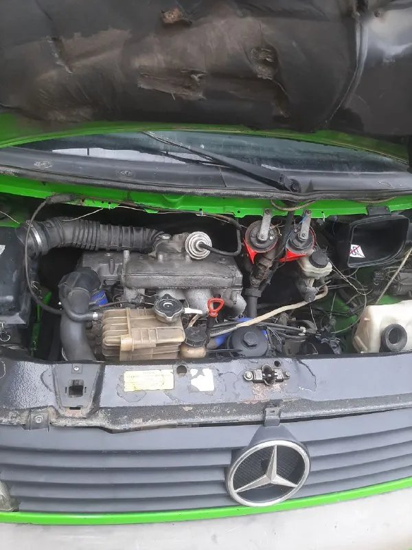 Продам mercedes vito 1998г 2,3д без турбины на полном ходу, по документам 7+1 пасажир с переоформление двигатель после ремонта, по кузову есть коррозия 520тыс. р т +79495226280 📲 tg: александр 📞 звоните: +7(949)5226280 - фотография - 8