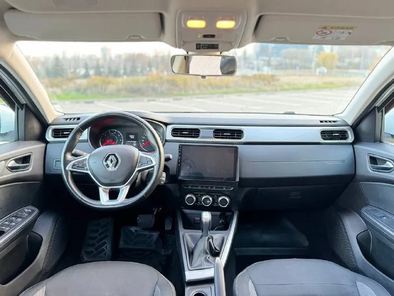 Продам паркетник renault arkana 2022 г. в. в отличном состоянии. 1.6 бензин, коробка автомат. пробег 109 000 км. один хозяин. шикарная комплектация! бесключевой доступ и система старт-стоп, климат-контроль, подогрев сидений, руля и лобового, установлен электро фен, печка дует теплым сразу, оптика передняя led pure vision, светит очень ярко, задняя диодная, круиз-контроль, парктроники, датчик света и дождя, интеллектуальные помощники esp, asr, hsa, bas, ebd и много всего еще. дорогая магнитола на андроиде со всеми возможными функциями. компоновка двигателя и трансмиссии самая надежная в линейке. недавно пройдено большое то. всегда обслуживали на официальном сервисе. сервисная книжка и инструкция по эксплуатации имеется. очень экономичный расход трасса 5.5 город 7.4. большой багажник и высокий клиренс. два комплекта резины в отличном состоянии. причина продажи, купили новый автомобиль, а этот стоит в гараже. цена 1 330 000. осмотр донецк, центр. +7 (949) 089-35-30 - фотография - 7