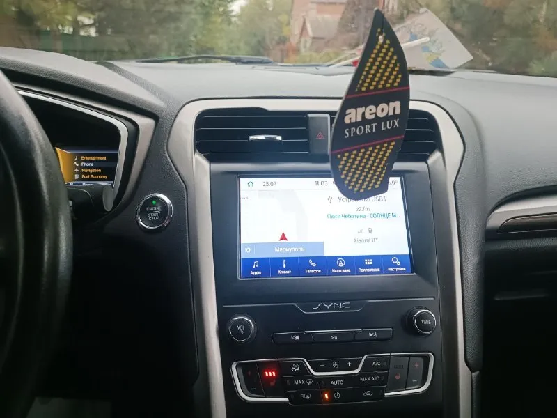 Ford fusion гибрид 2019 года, бесключевой доступ, адаптивный круиз контроль, датчики столкновения, света, дождя, подогрев сидений, лобового и зеркал, удержание в полосе, русифицированная мультимедиа с навигацией, автозапуск, пробег 100000 км. мариуполь цена 1800000 торг. +79495508812 александр 📲 tg: alexx 📞 звоните: +7(949)5508812 - фотография - 10