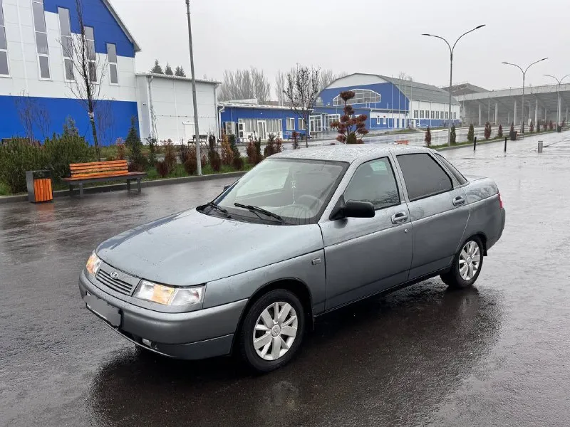 Продам 2110 богдан год 2012 двигатель 16 16 клапанная работает ровно в коробке поменял масло и работ... - фотография