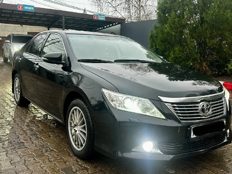 Toyota camry 2012 год. 2.5 автомат! в отличном состоянии! в родном окрасе! 237к пробег! самая максим... - фотография