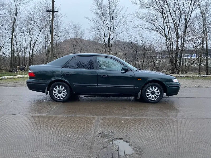 Продаю мазду 626 1998 год мотор 2.0 механика состояние хорошее цена 245₽, днище, пороги целые, технически все нормально, гидроусилитель, стеклоподъемник, кондиционер, мотор коробка работают хорошо, ходовая перебиралась, документы в порядке, переоформление в мрэо, осмотр макеевка, вопросы по тел +79494936731 или +79493145487 торг - фотография - 2