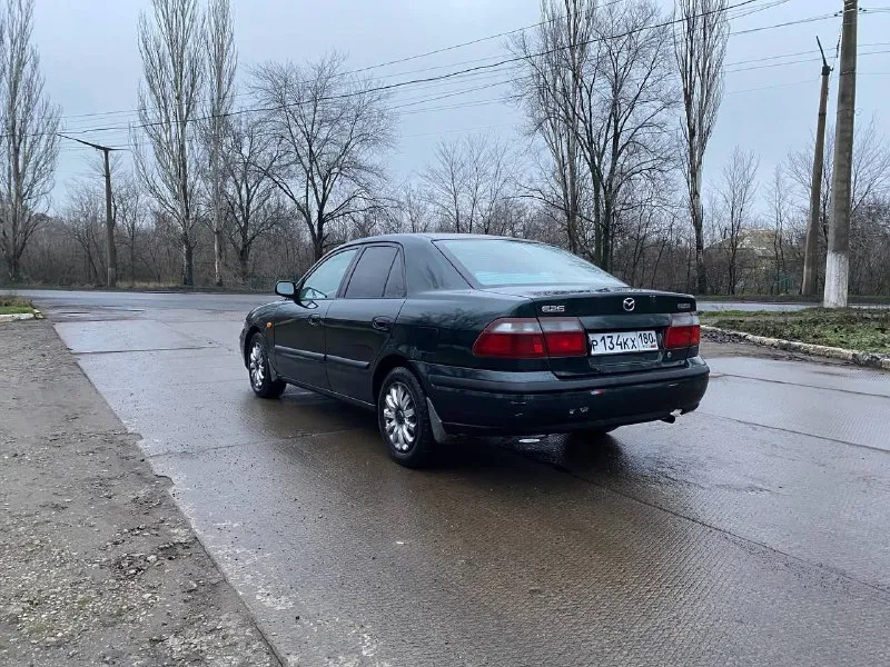 Продаю мазду 626 1998 год мотор 2.0 механика состояние хорошее цена 245₽, днище, пороги целые, технически все нормально, гидроусилитель, стеклоподъемник, кондиционер, мотор коробка работают хорошо, ходовая перебиралась, документы в порядке, переоформление в мрэо, осмотр макеевка, вопросы по тел +79494936731 или +79493145487 торг - фотография - 6