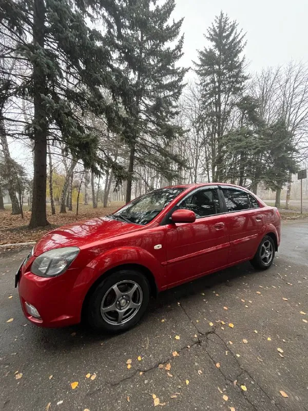 Продам kia rio ii год выпуска:2011 пробег, км:189 000 (оригинал) двигатель: 1.4 на механике, заводит... - фотография