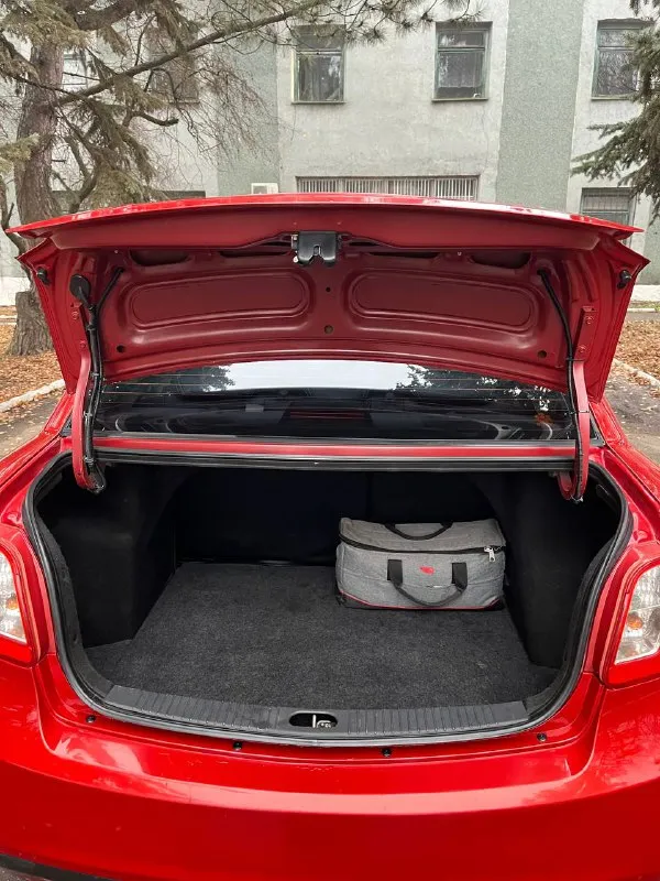 Продам kia rio ii год выпуска:2011 пробег, км:189 000 (оригинал) двигатель: 1.4 на механике, заводится с пол оборота, работает тихо, без каких-либо шумов, масло не ест от слова совсем. диски r14 (лето) + комплект зимы на штампах. автомобиль в идеальном техническом состоянии, полностью в заводском окрасе (есть небольшие косяки по лкп). днище, пороги целые, эур, 4 стеклоподъемника, сигнализация, кондиционер, по машине много всего было сделано для себя, не для продажи салон-чистый, ухоженный, не прокуренный. по электрике -делать ничего не нужно, каждая кнопка работает отличная магнитола с хорошими динамиками и усилителем. два комплекта ключей, полный пакет документов. гаражное хранение. осмотр макеевка. +7 (949) 306-71-41 цена: 700 000. 📲 tg: руслан 📞 звоните: +7(949)3067141 - фотография - 6