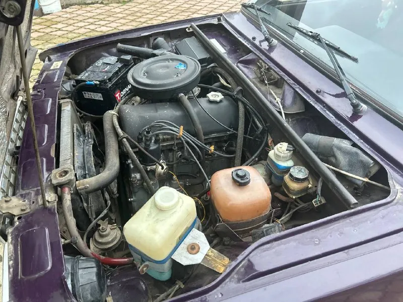 Срочно ‼️ продаю свою ваз 2107. год 2004 пробег 62 тысячи топливо ⛽️ бензин 1 хозяин с автосалона документы в полном порядке автомобиль в отличном состояние без вложений сел и поехал двигатель 1.6 работает тихо не троит не дымит масло не хавает. коробочка 5 ступка. включается без хрустов и вылетов. ходовая часть мячик не стучит не гремит мост не воет кузов в родном окрасе, не бита не крашена дно пороги все целое дно не варилось её родное как должно и быть стаканы лонжероны всё на месте автомобиль без дтп ✅ все заводские швы точки на месте ! салон чистый опрятный не прокуренный. резина r13 лето но хорошая ! в автомобиле стоит установлена аудио система приятно играет ! все остальные вопросы по телефону. цена:225к реальному покупателю торг у капота (возможен обмен с доплатой в обе стороны) связь со мной +7949-558-73-52 звонить в любое время. - фотография - 10