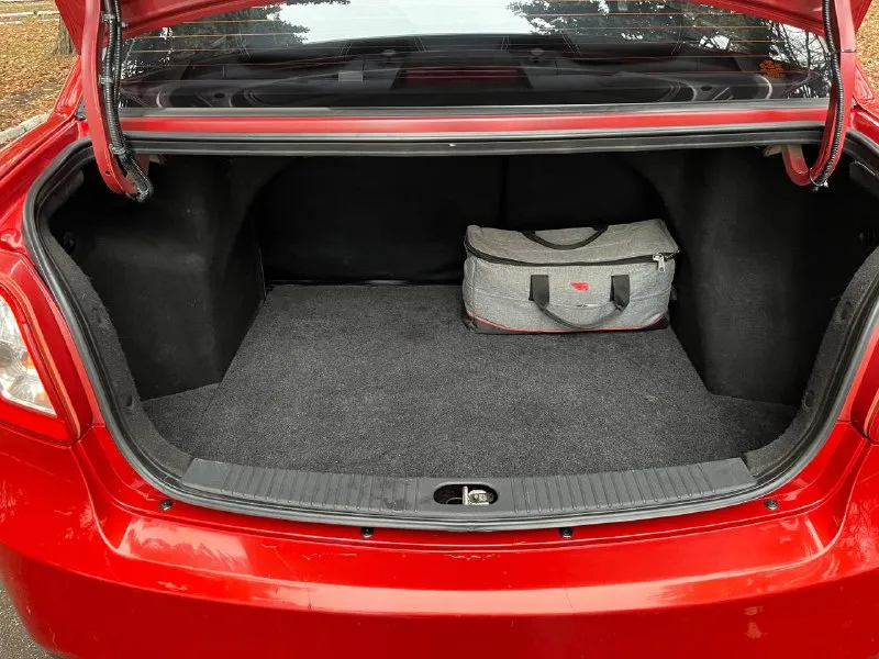 Продам kia rio ii год выпуска:2011 пробег, км:189 000 (оригинал) двигатель: 1.4 на механике, заводится с пол оборота, работает тихо, без каких-либо шумов, масло не ест от слова совсем. диски r14 (лето) + комплект зимы на штампах. автомобиль в идеальном техническом состоянии, полностью в заводском окрасе (есть небольшие косяки по лкп). днище, пороги целые, эур, 4 стеклоподъемника, сигнализация, кондиционер, по машине много всего было сделано для себя, не для продажи салон-чистый, ухоженный, не прокуренный. по электрике -делать ничего не нужно, каждая кнопка работает отличная магнитола с хорошими динамиками и усилителем. два комплекта ключей, полный пакет документов. гаражное хранение. осмотр макеевка. +7 (949) 306-71-41 цена: 700 000. - фотография - 9