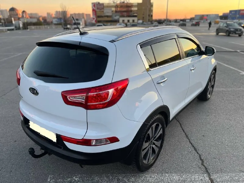 Kia sportage продам kia sportag premium год: 2011 тип кпп: автоматическая пробег: 157.000 комплектация максимальная! привод полный # -2.0 бензин стекла все родные ! продам свой личный автомобиль в отличнейшем состоянии, авто обслужена для себя! все ключи, брелки все комплектное ! установлен авто запуск ! 2 комплекта резины зима лето ! согласен на любые проверки комплектация самая полная для данного автомобиля вплоть до авто парковки понарамы и штатного ксенона, обслужена полностью, масла фильтра все поменяно 2т. с км назад полный привод в новом состоянии. много писать что делал и какая комплектация! местный учет 180! доки все оригинал территориально нахожусь г. донецк цена: 1.450.000.торг +79495905326 📲 tg: sss$ 📞 +7(949)5905326 📲 tg: sss$ 📞 звоните: +7(949)5905326 - фотография - 4