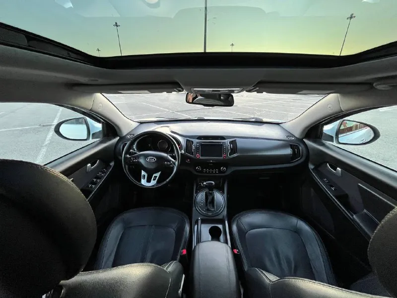 Kia sportage продам kia sportag premium год: 2011 тип кпп: автоматическая пробег: 157.000 комплектация максимальная! привод полный # -2.0 бензин стекла все родные ! продам свой личный автомобиль в отличнейшем состоянии, авто обслужена для себя! все ключи, брелки все комплектное ! установлен авто запуск ! 2 комплекта резины зима лето ! согласен на любые проверки комплектация самая полная для данного автомобиля вплоть до авто парковки понарамы и штатного ксенона, обслужена полностью, масла фильтра все поменяно 2т. с км назад полный привод в новом состоянии. много писать что делал и какая комплектация! местный учет 180! доки все оригинал территориально нахожусь г. донецк цена: 1.450.000.торг +79495905326 📲 tg: sss$ 📞 +7(949)5905326 📲 tg: sss$ 📞 звоните: +7(949)5905326 - фотография - 8