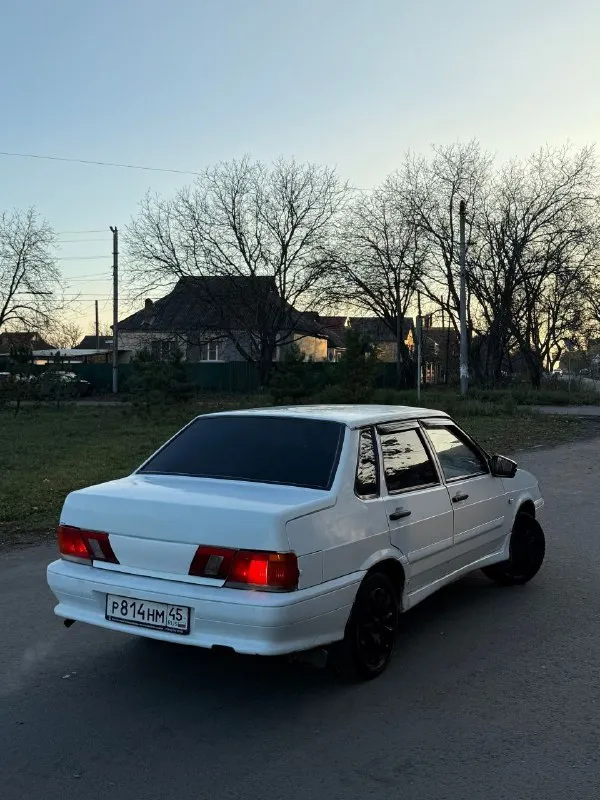 Ваз 2115 (2011 год) 1.6 8v в очень хорошем техническом состоянии ! ! ! цена 185 тыс ! двигатель не троит, не дымит, едет очень хорошо. кпп - без нареканий. кузов в достойном состоянии, без дыр и гнили, стаканы ланжероны, все силовые части целые. естественно есть моменты по лкп, всё таки не новая машина. в целом всё нормально. пятнашка бодрая, вид имеет 🔥 авто по технике прям очень хорошее, никаких вложений не требует. ходовая вся новая едет мягко. дорогу держит хорошо. по электрике все исправно. салон ухоженный, чистый. резина хорошая. стоит сигналка. музыка, bt, aux 4 динамика. документы в полном порядке. цена адекватная 2011 год ! торг строго минимальный. на бак бензина. осмотр макеевка +79493147884 📞 звоните: +7(949)3147884 - фотография - 4