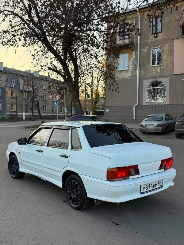 Ваз 2115 (2011 год) 1.6 8v в очень хорошем техническом состоянии ! ! ! цена 185 тыс ! двигатель не троит, не дымит, едет очень хорошо. кпп - без нареканий. кузов в достойном состоянии, без дыр и гнили, стаканы ланжероны, все силовые части целые. естественно есть моменты по лкп, всё таки не новая машина. в целом всё нормально. пятнашка бодрая, вид имеет 🔥 авто по технике прям очень хорошее, никаких вложений не требует. ходовая вся новая едет мягко. дорогу держит хорошо. по электрике все исправно. салон ухоженный, чистый. резина хорошая. стоит сигналка. музыка, bt, aux 4 динамика. документы в полном порядке. цена адекватная 2011 год ! торг строго минимальный. на бак бензина. осмотр макеевка +79493147884 📞 звоните: +7(949)3147884 - фотография - 6