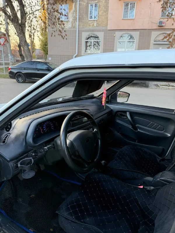 Ваз 2115 (2011 год) 1.6 8v в очень хорошем техническом состоянии ! ! ! цена 185 тыс ! двигатель не троит, не дымит, едет очень хорошо. кпп - без нареканий. кузов в достойном состоянии, без дыр и гнили, стаканы ланжероны, все силовые части целые. естественно есть моменты по лкп, всё таки не новая машина. в целом всё нормально. пятнашка бодрая, вид имеет 🔥 авто по технике прям очень хорошее, никаких вложений не требует. ходовая вся новая едет мягко. дорогу держит хорошо. по электрике все исправно. салон ухоженный, чистый. резина хорошая. стоит сигналка. музыка, bt, aux 4 динамика. документы в полном порядке. цена адекватная 2011 год ! торг строго минимальный. на бак бензина. осмотр макеевка +79493147884 📞 звоните: +7(949)3147884 - фотография - 8