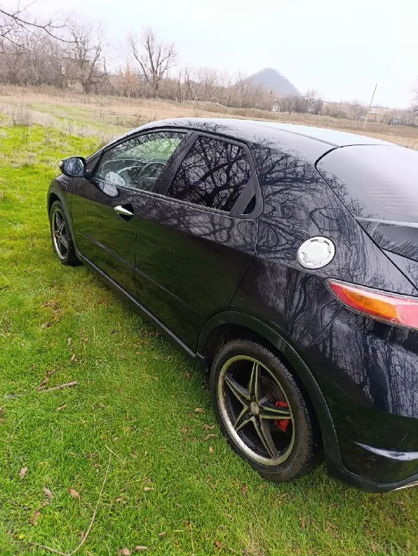 Honda цивик 5д.2008г. пробег 282тыс. в отличном состоянии. замена ходовой, новое сцепление, новые радиаторы цена 650000 тыс. торг г шахтёрск. +79494028216. 📞 звоните: +7(949)4028216 - фотография - 3