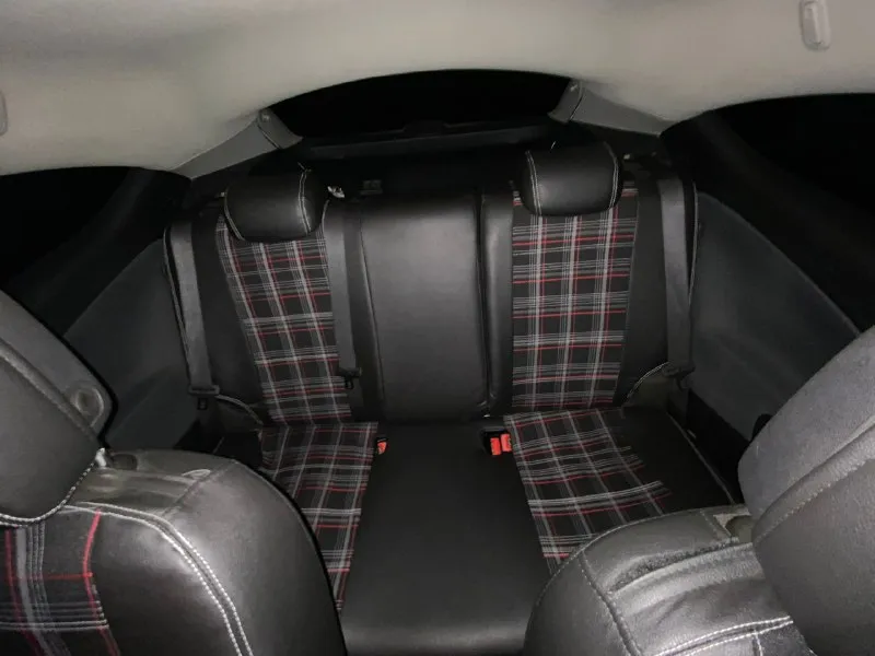 Продам opel astra j gtc p-j/sw 2012 года пробег 196 т. км. автомобиль в хорошем-бережном состоянии, масла и расходники меняли своевременно, масло заливаю исключительно ravenol 5w40. предоставлю всё, что менял, за время владения ею. машина полностью зашумлена, также есть возможность подключения сабвуфера. кузов в отличном состоянии: рыжиков, вздутышей-нет! кондиционер заправлен и работает очень хорошо). была заменена передняя подвеска, колодки, масло в кпп, сальники приводов, все прокладки теплообменника и новый радиатор теплообменника, помпа gates. более детально расскажу, кому интересно. двигатель 1.8 (140 л. с) на механике 5-ти ступке. в 09 месяце сделан хороший выхлоп с раздвоением под диффузор. чехлы, которые были перешиты в ателье под стиль golf gti, родные сиденья в хорошем состоянии. на данный момент на автомобиле стоят 18“ диски с летней низкопрофильной резиной, в комплект отдам зимнюю с профилем выше. автомобиль не был в дтп. по документам всё отлично, штрафов, запретов ничего таког 📞 звоните: +7(959)1505573 - фотография - 7